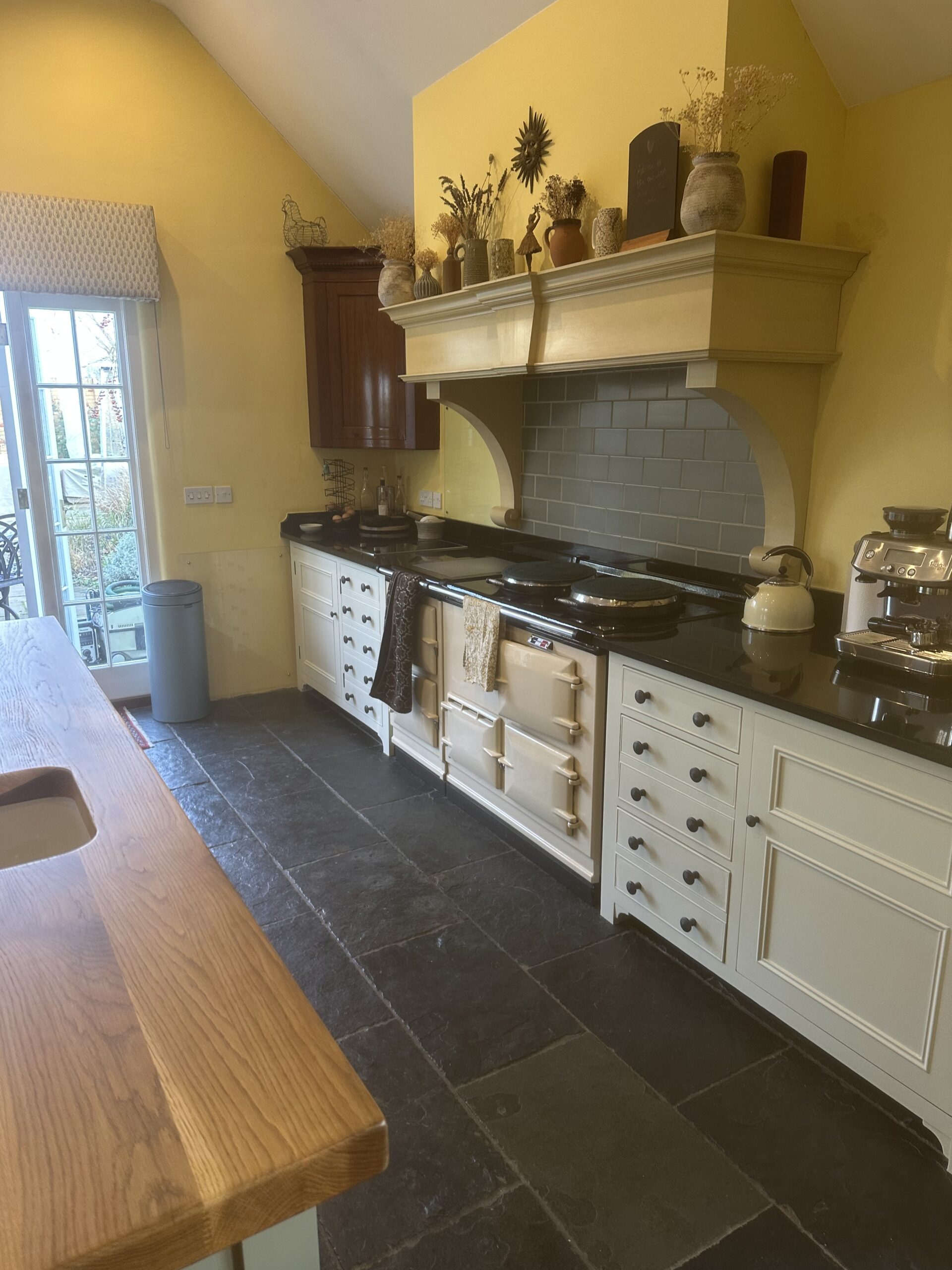 Chalon bespoke kitchen refurbished with a durable hand painted finish